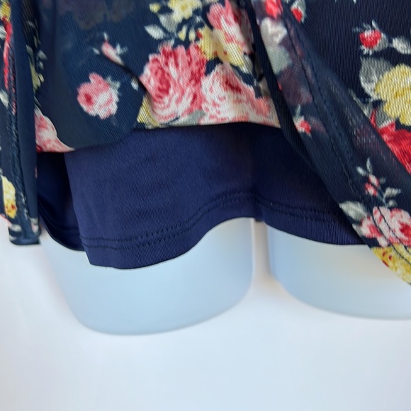 Love on Tap XL Navy Blue Floral Blouse - Picture 7 of 13
